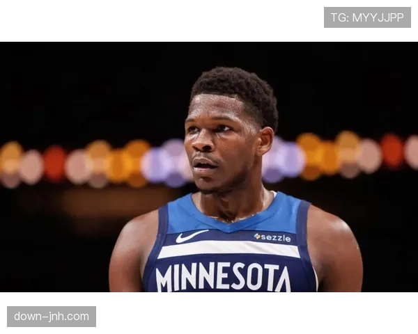 爱德华兹隔扣文班亚马得手,点燃森林狼主场气氛